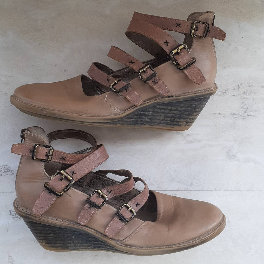 OTBT Biker Wedge Mary Janes Rounded Toe 100% Leather Size 11 Back Zip